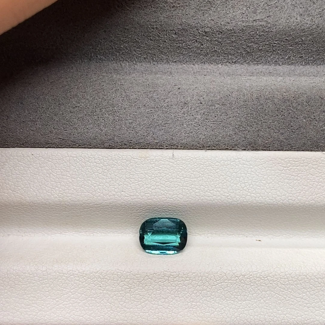 裸石碧玺未镶嵌1.81克拉天然蒂芙尼蓝碧玺