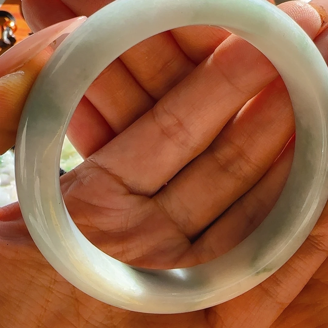 翡翠手镯未镶嵌翡翠50