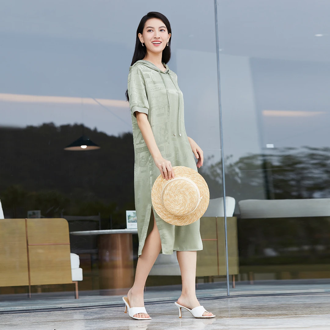 【安雅专属】歌蒂诗夏专柜新款宽松显瘦纯色连帽连衣裙 1D24L3088