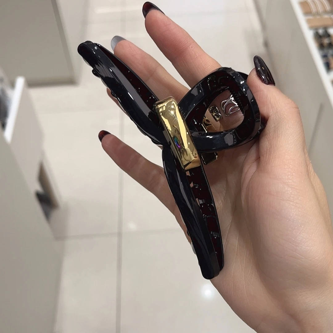 布艺非金属黑底金条大抓