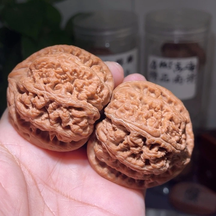 ****文玩核桃吊坠           47