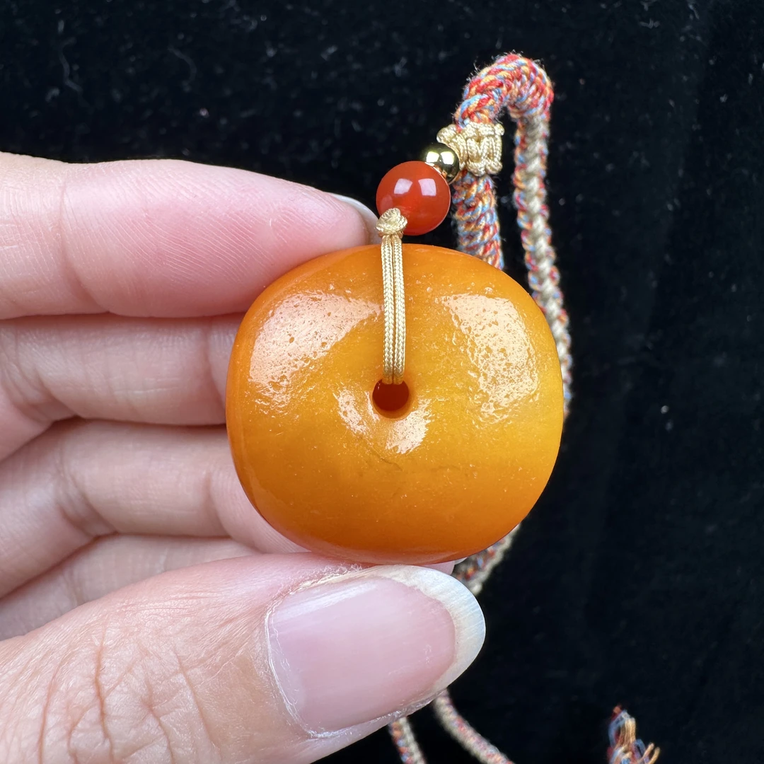 Y3744天然原矿蜜蜡 老蜡藏扣 26.4*10.3mm抖音基地质检发货