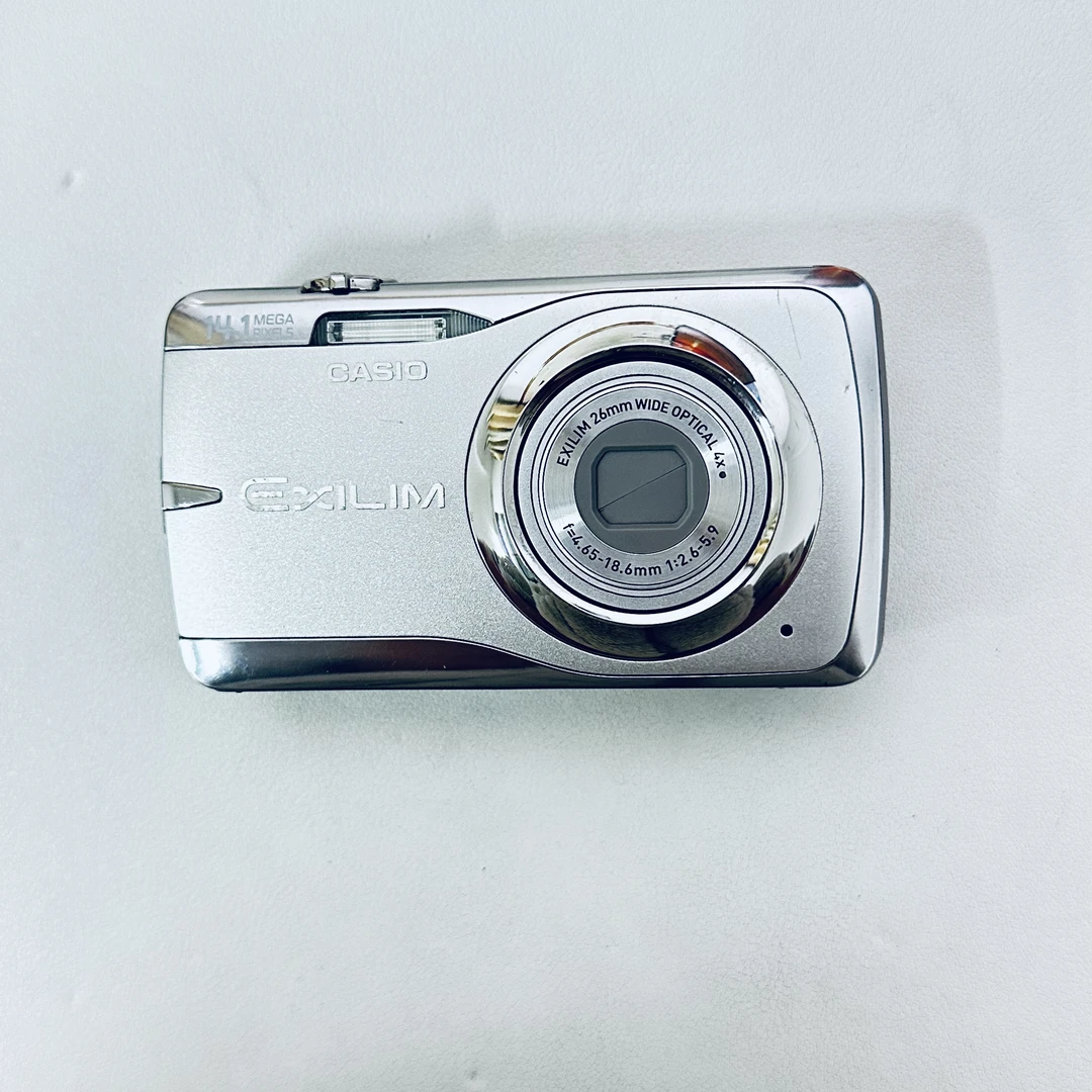 9新 Casio/卡西欧 z550福利款1400w像素带美颜功能出片磨皮美颜