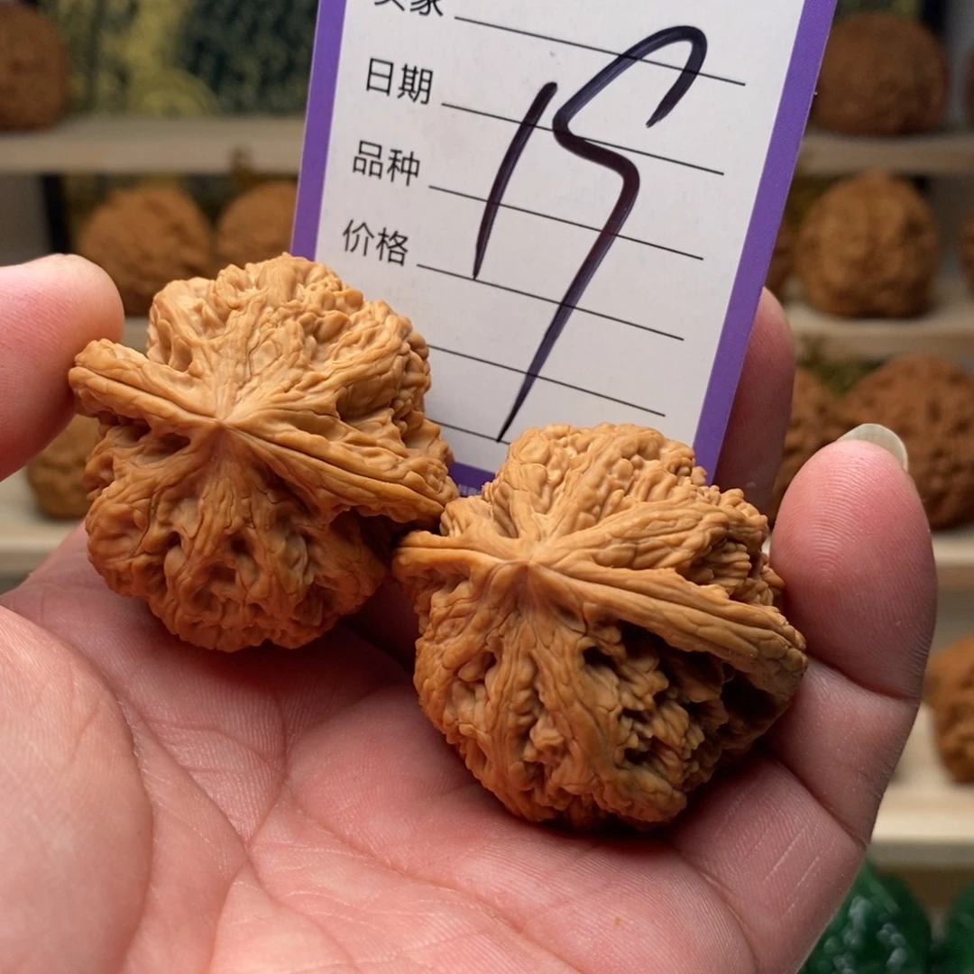 红***酒核桃把件42.8全品粗筋