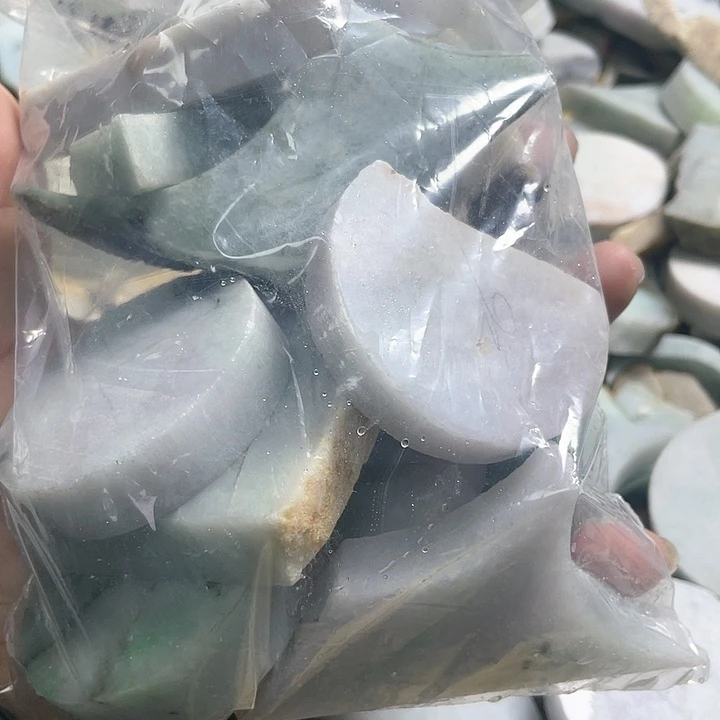 翡翠吊坠(不含链)未镶嵌九*