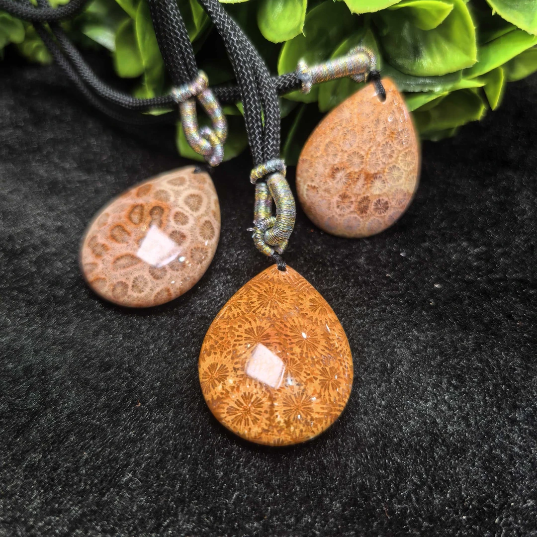 江德洋珠宝C3656红湖阿卡硅化玉水滴吊坠配绳-多样性发货只发一件