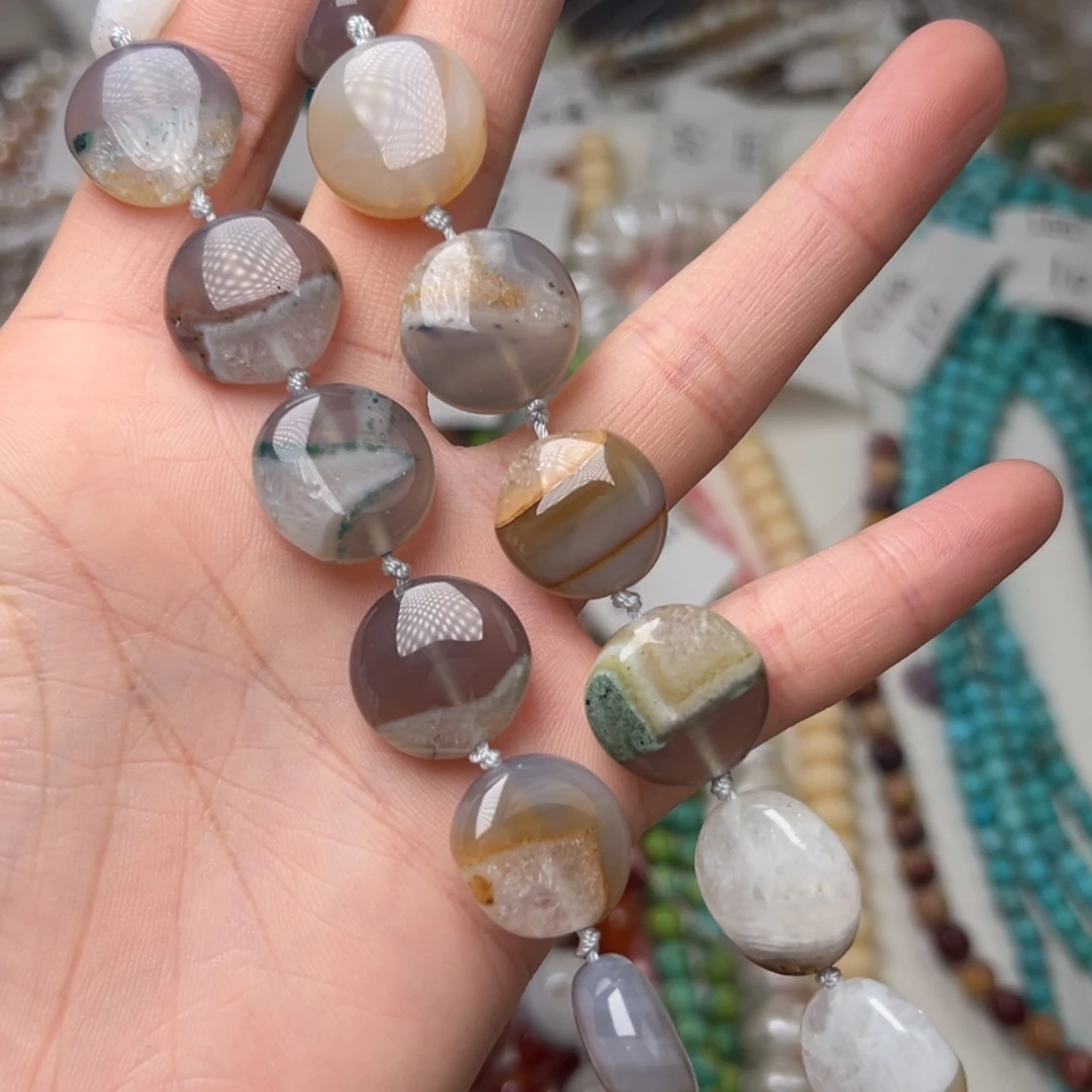 玛瑙/玉髓合金珠宝半成品L658。18mm天然水晶玛瑙共生圆饼一条