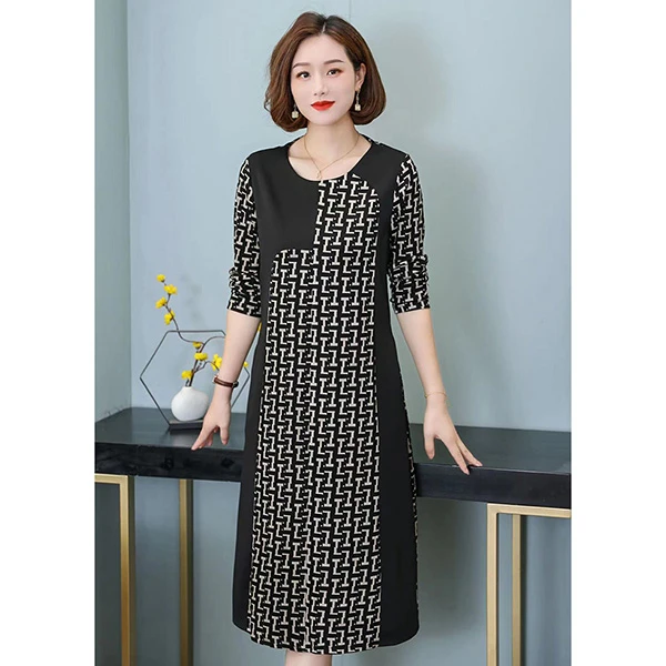 大码中老年女装连衣裙女2025春季气质妈妈装宽松遮肚显瘦打底裙子