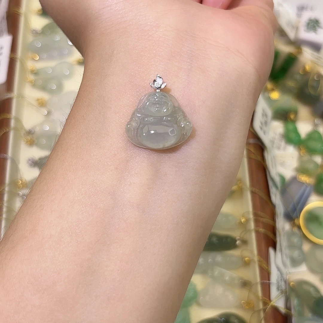 翡翠18K金镶嵌颈饰佛公