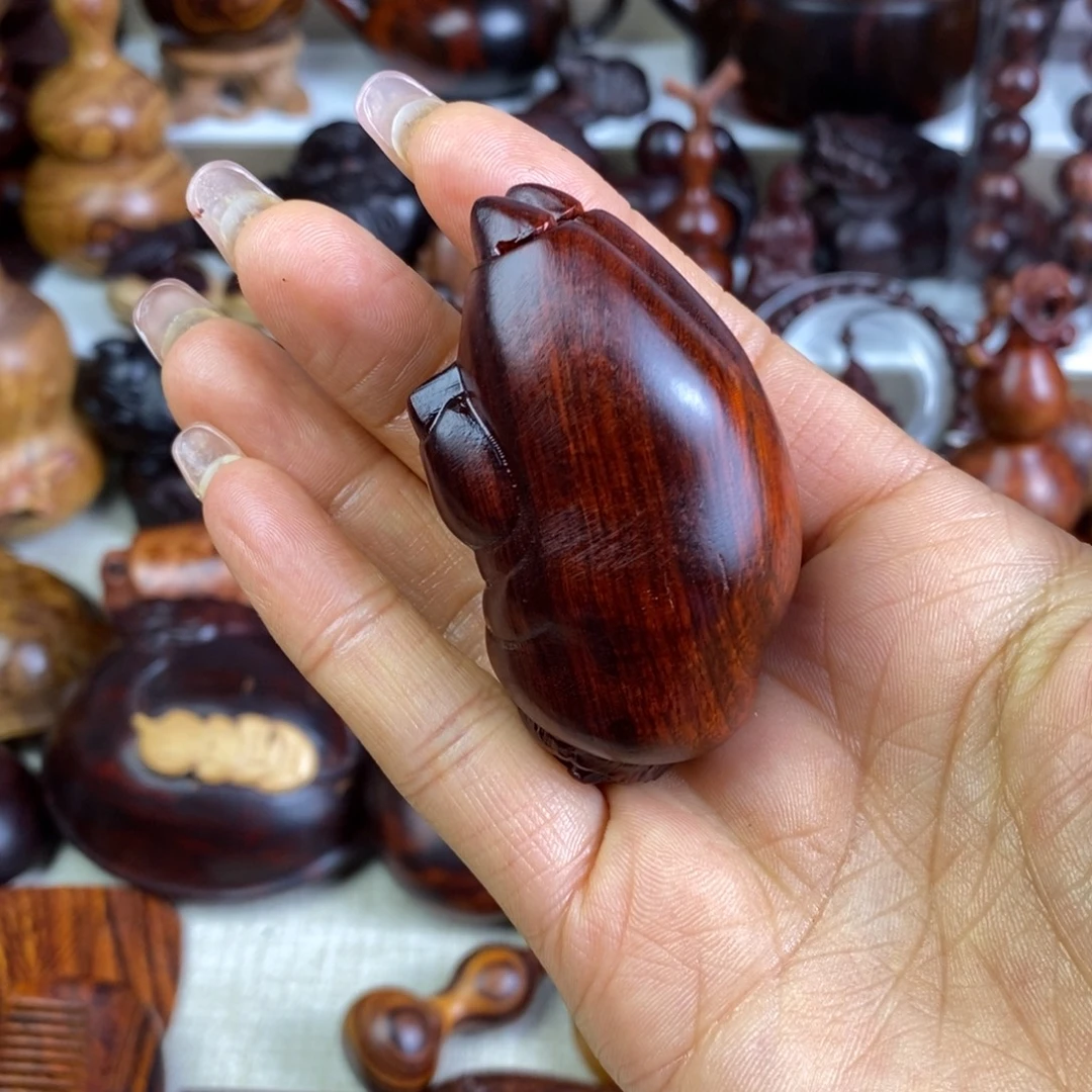 木段光紫檀手把件猪抓
