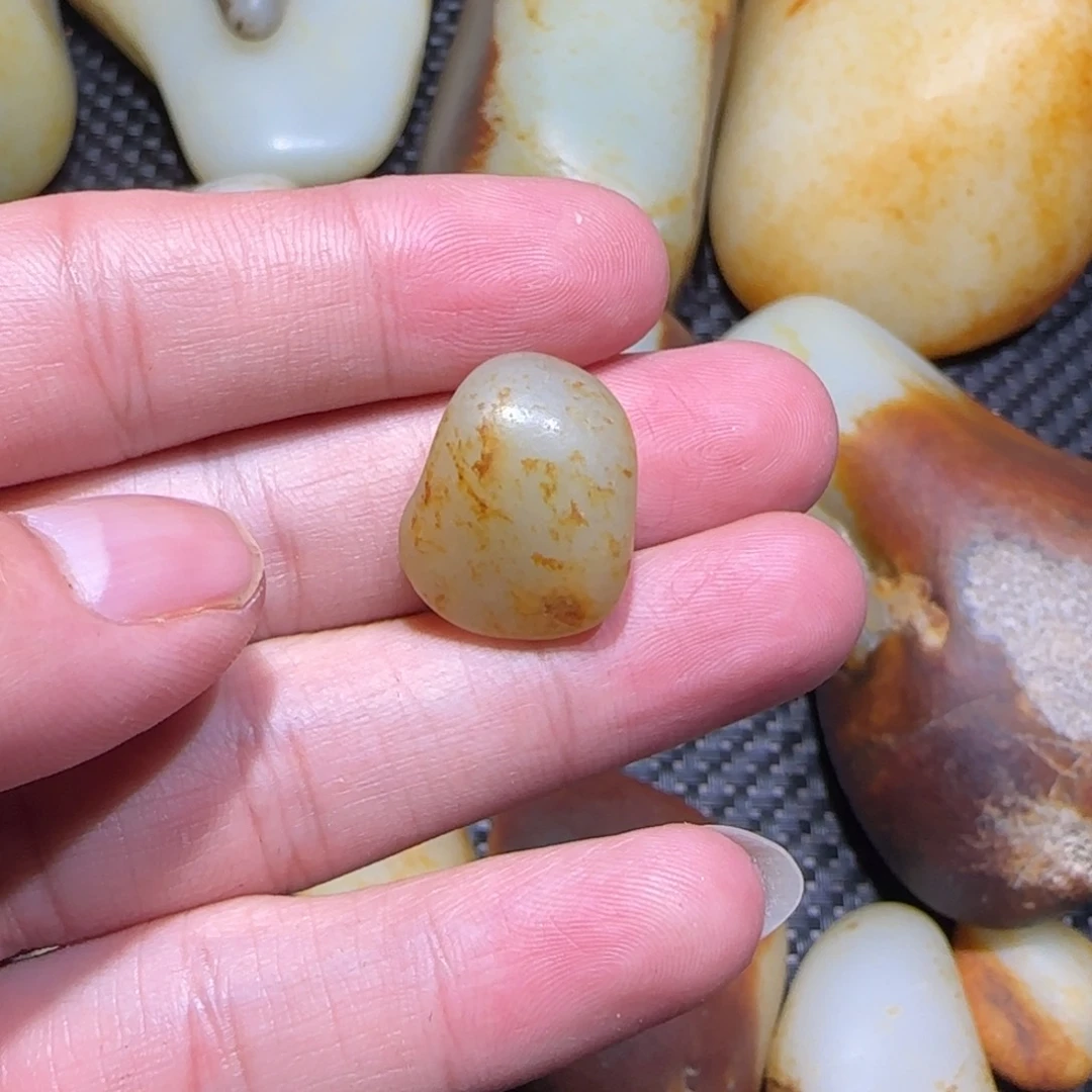 和田玉（糖玉）挂件未镶嵌天***天