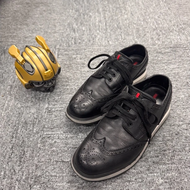 95新 Prada/普拉达 /39码/英伦风休闲鞋