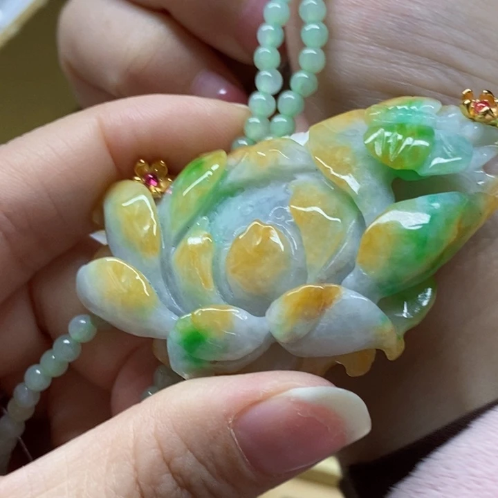 翡翠未镶嵌颈饰吊坠
