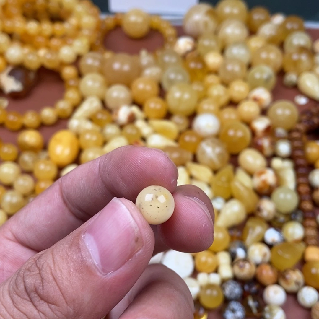 未镶嵌蜜蜡裸石阿****羊蜜蜡