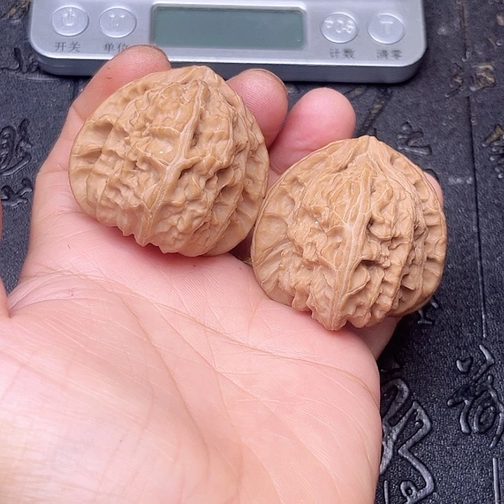 把件文玩核桃精****）白狮子