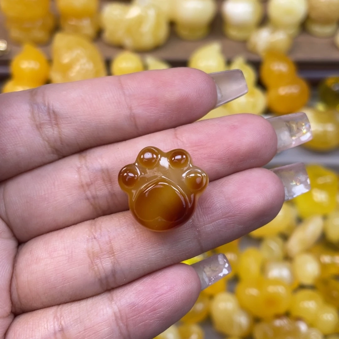 撸***叔琥珀未镶嵌珠宝奇石