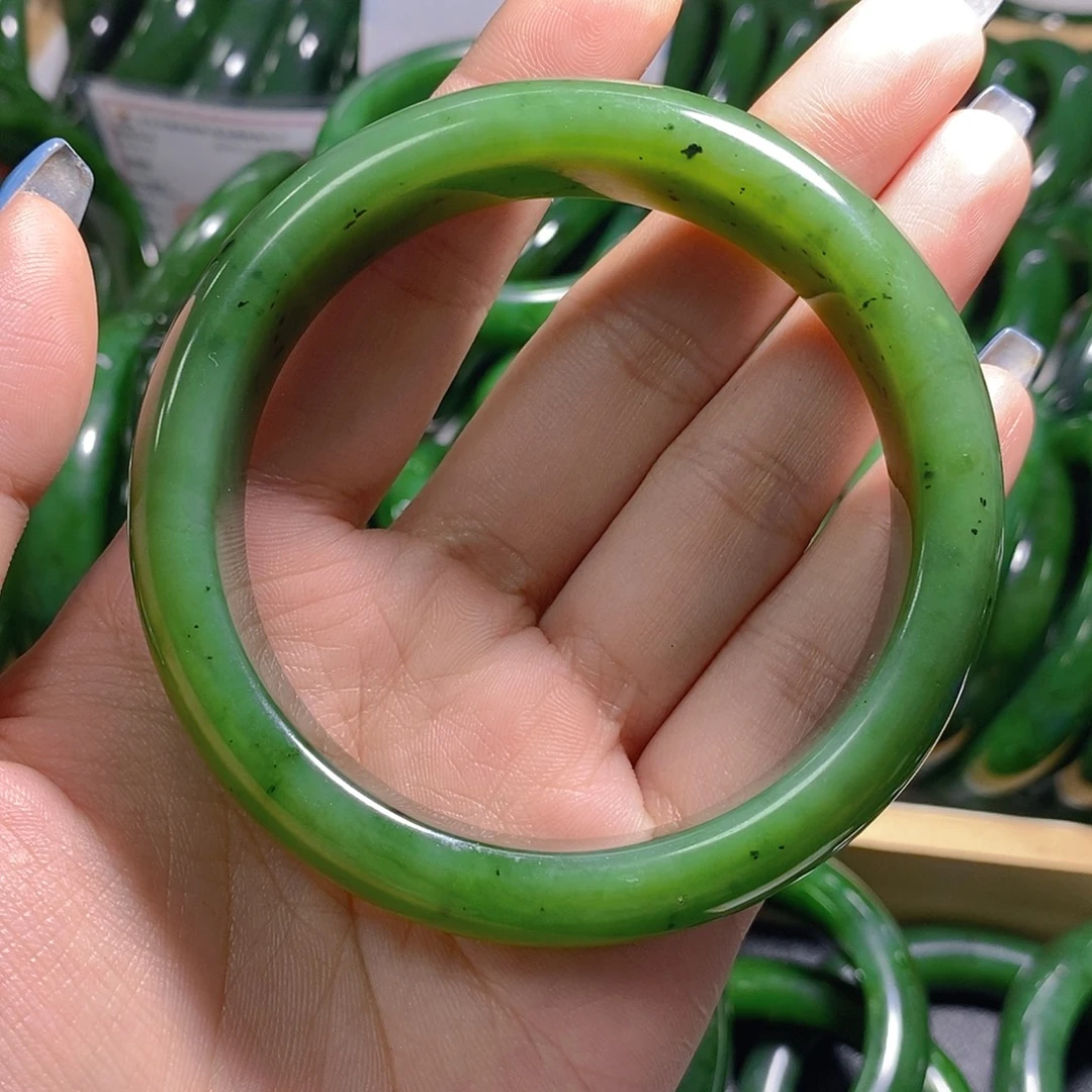 叽***丁和田玉（碧玉）未镶嵌手链