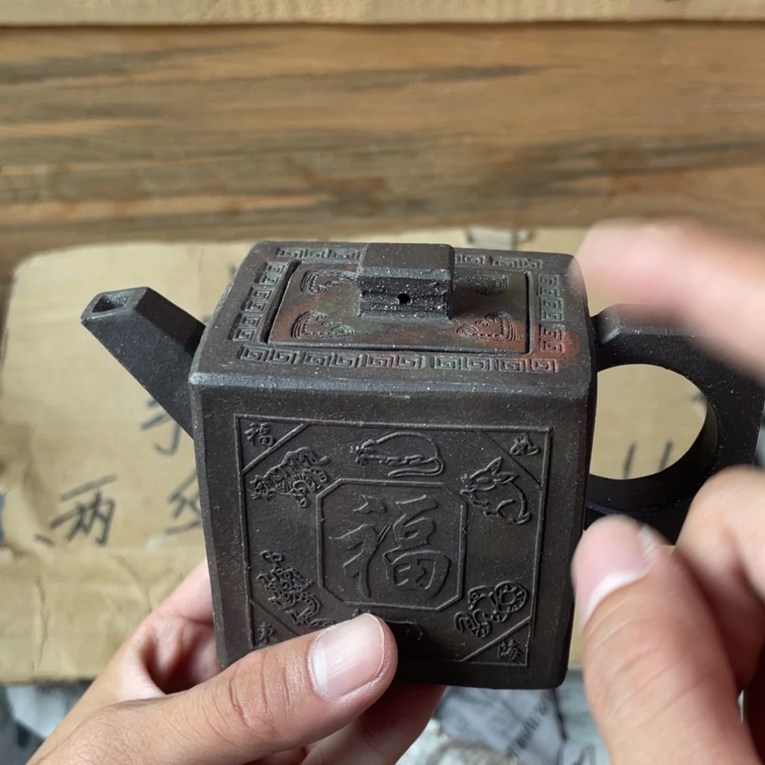 茶壶紫砂老厂紫砂壶一件。