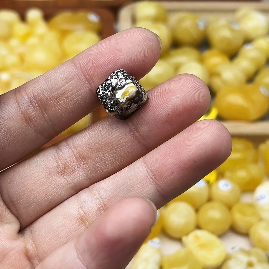 蜜蜡未镶嵌裸石配饰