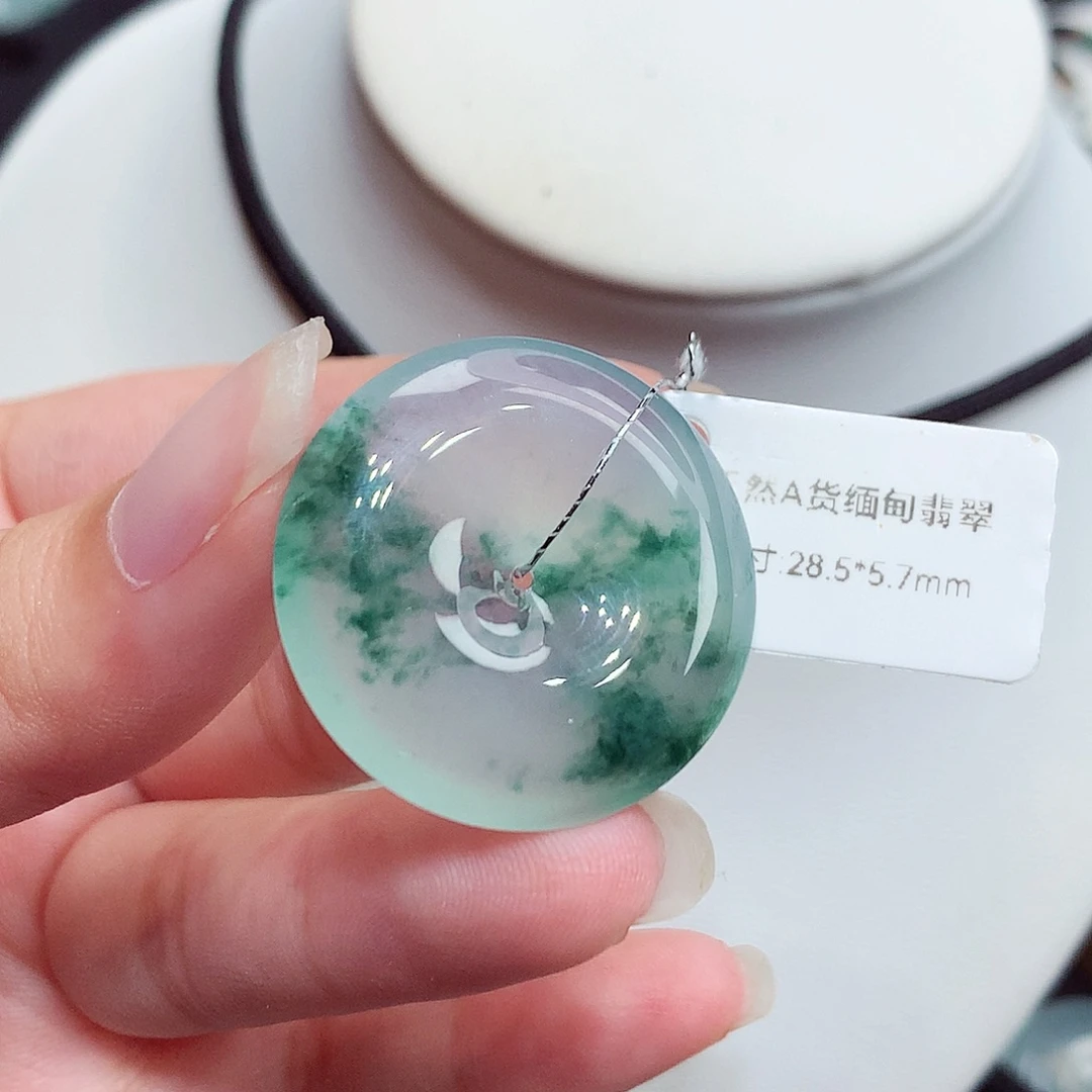 翡翠未镶嵌颈饰翡翠82，28.5/5.7