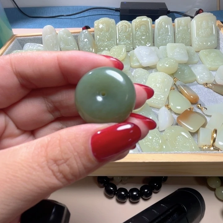 未镶嵌和田玉（糖玉）珠宝半成品