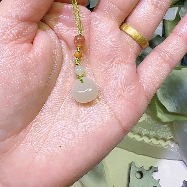 和田玉未镶嵌车挂