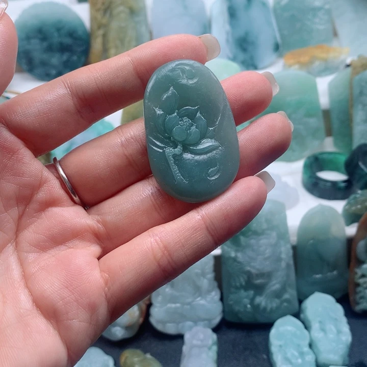 定制翡翠未镶嵌荷花