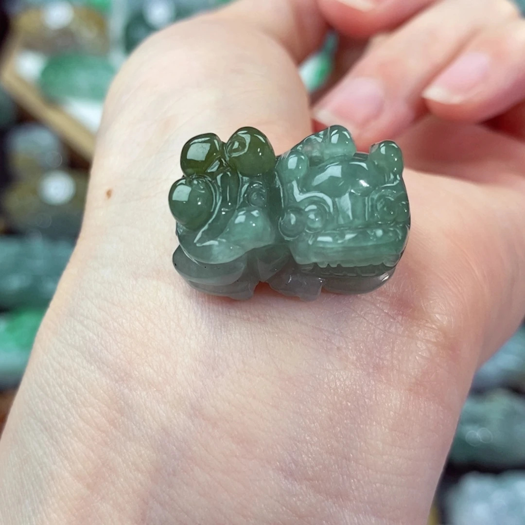 翡翠颈饰未镶嵌天然