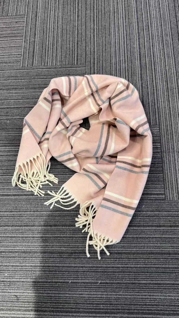 【熙薇品牌】2025秋冬新款设计师时尚百搭小众保暖气质围巾H5827