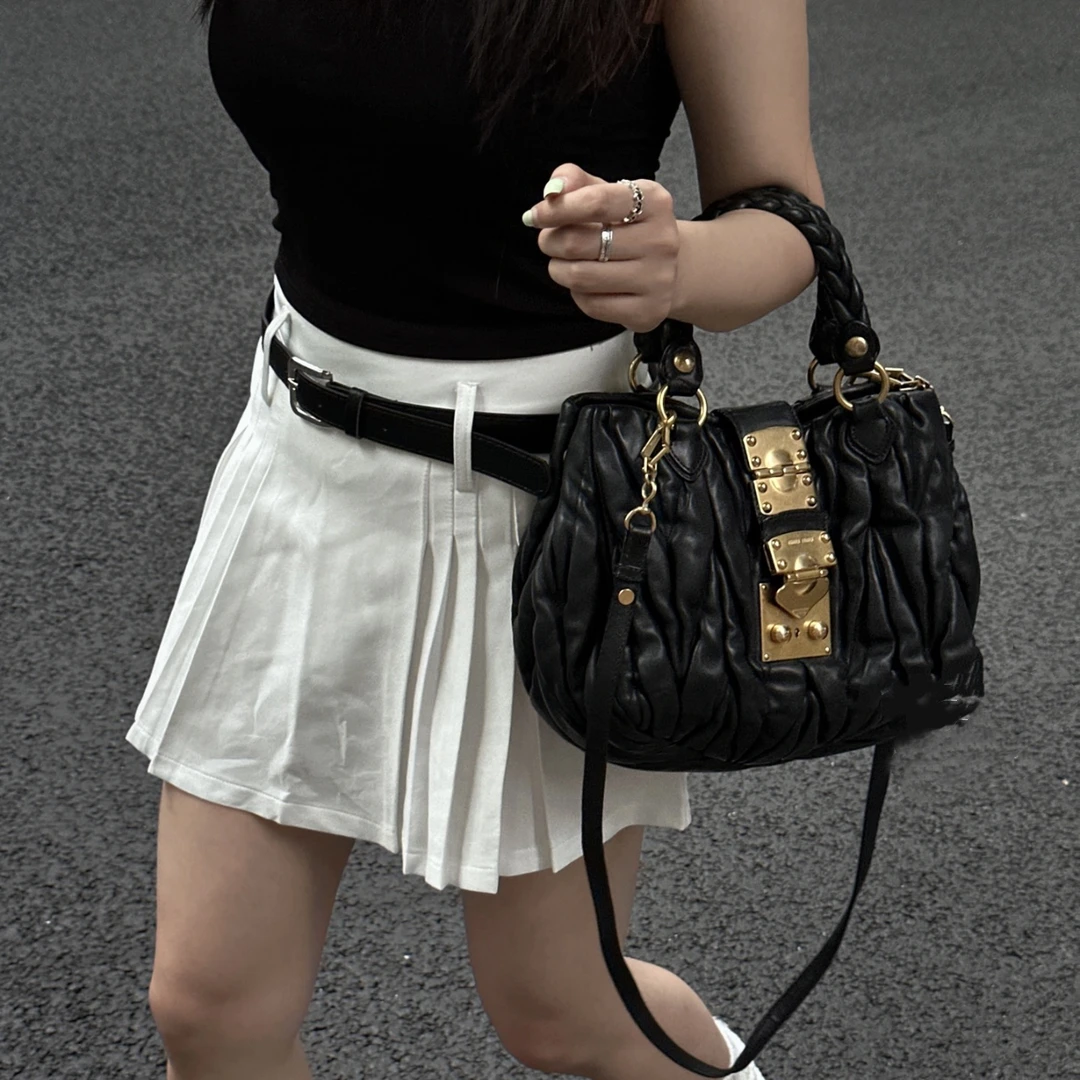 95新 MIU MIU/缪缪 XM/黑金褶皱泡芙元宝手提斜挎包/WJ03104238