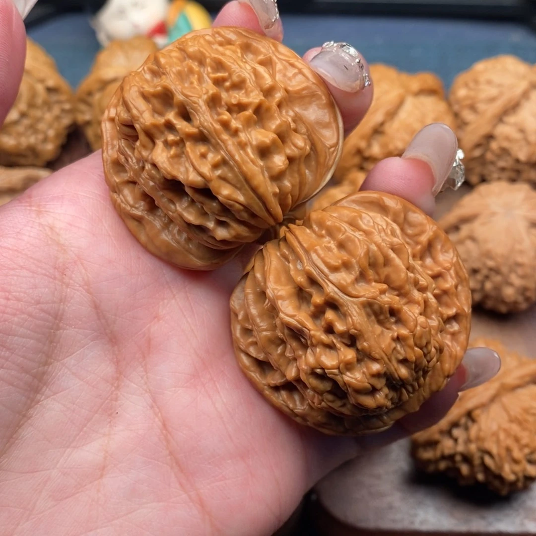 文玩核桃把件红皮平谷楼43