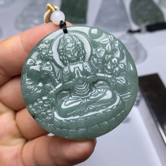 翡翠未镶嵌颈饰翡翠