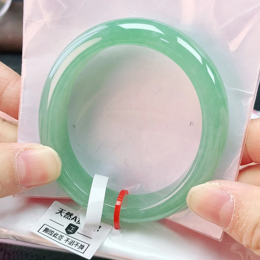 翡翠手镯未镶嵌55贵妃