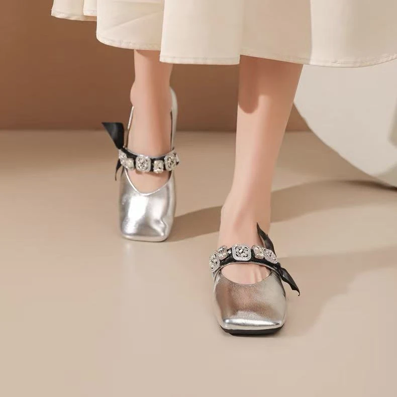 C4751 银色  时尚百搭舒适平跟方头浅口女单鞋