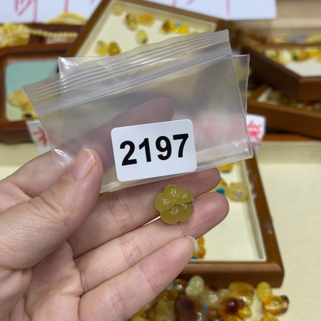 琥珀珠宝奇石未镶嵌