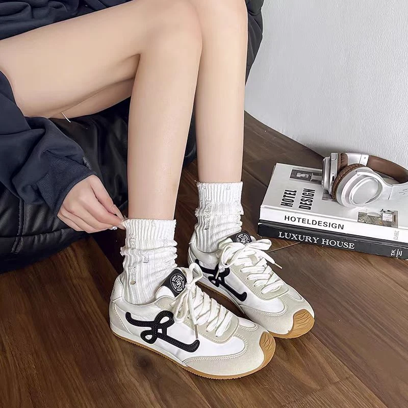 【新疆包邮】25年春季新款网红同款真皮甩头德迅鞋8809