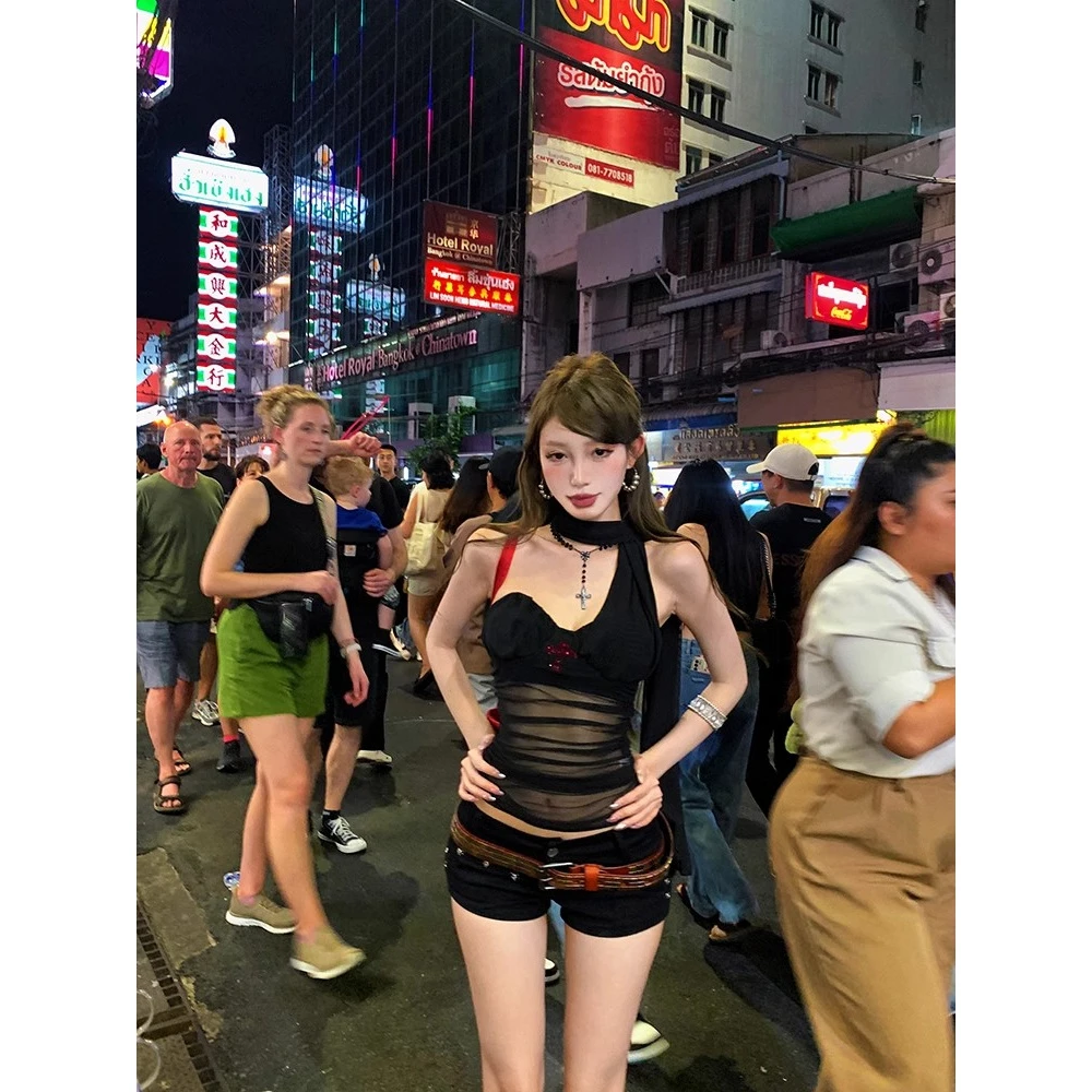 Pinksoya 恋爱陷阱 性感辣妹挂脖飘带抹胸女胸垫褶皱收腰露背上衣