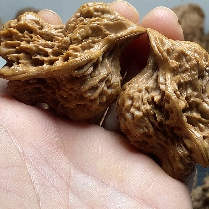 小***了吊坠桃核官帽小鸟