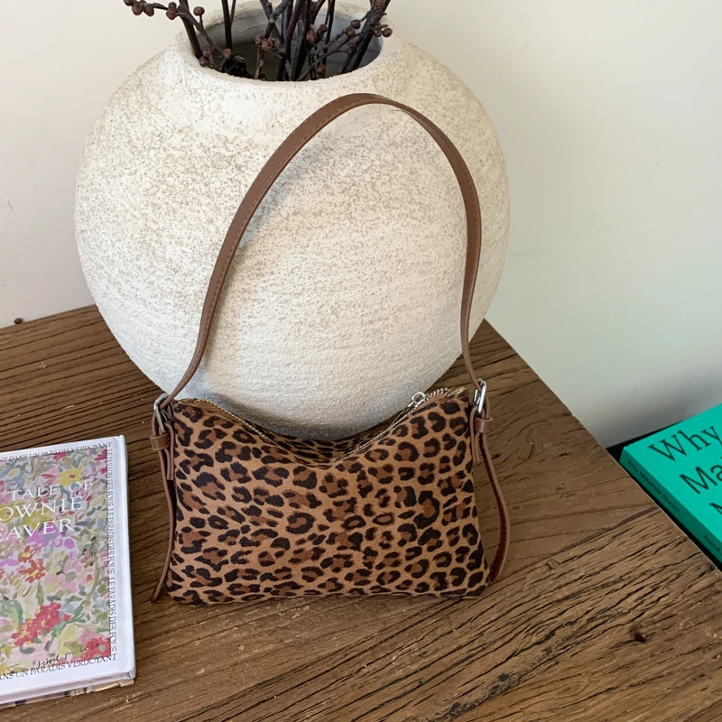 秋季爆款气质磨砂单肩拉链暗袋韩版豹纹斜挎包女士腋下包小众时尚