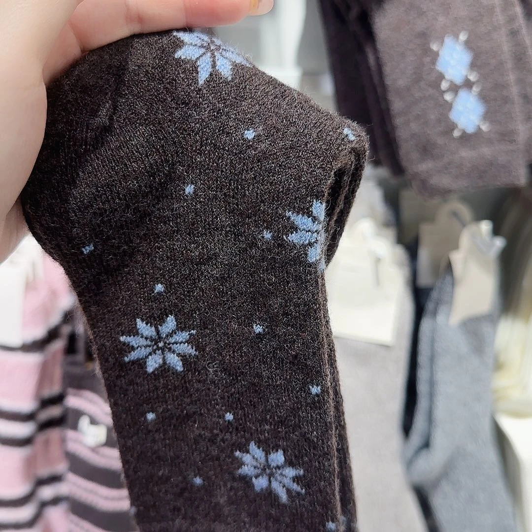 皮质铁合金雪花袜子