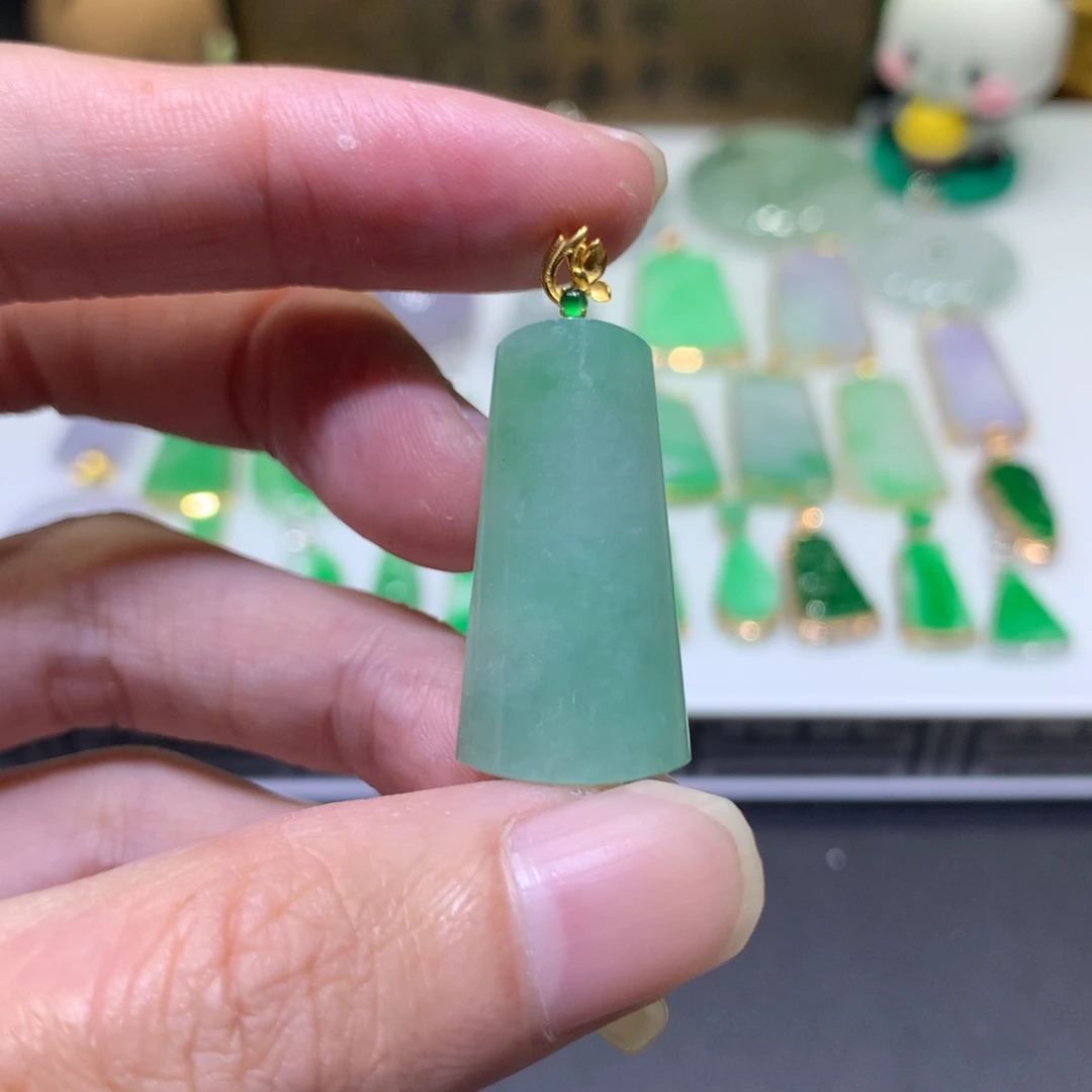 翡翠18K金镶嵌吊坠(不含链)