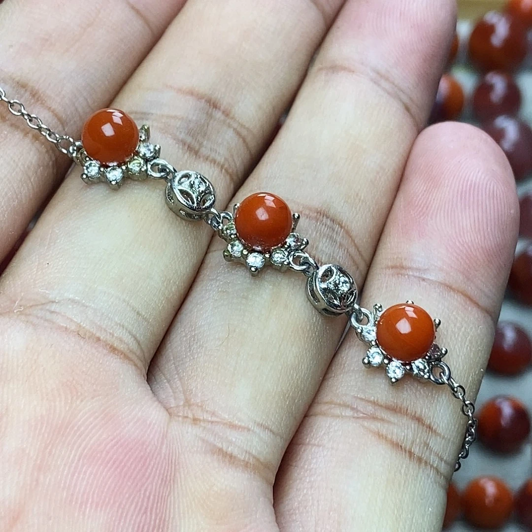 南红玛瑙未镶嵌配饰有瑕疵