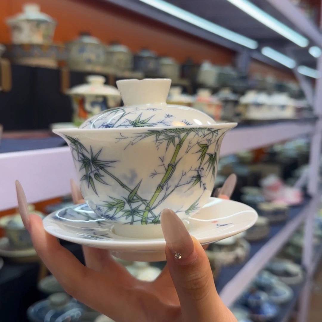 我在外面吃饭呢你在哪了我