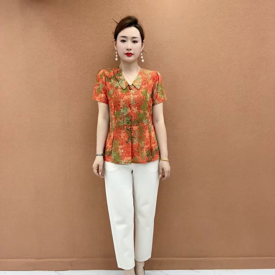 妈妈夏季时尚冰丝短袖T恤中老年女显瘦洋气上衣50岁衬衫宽松小衫