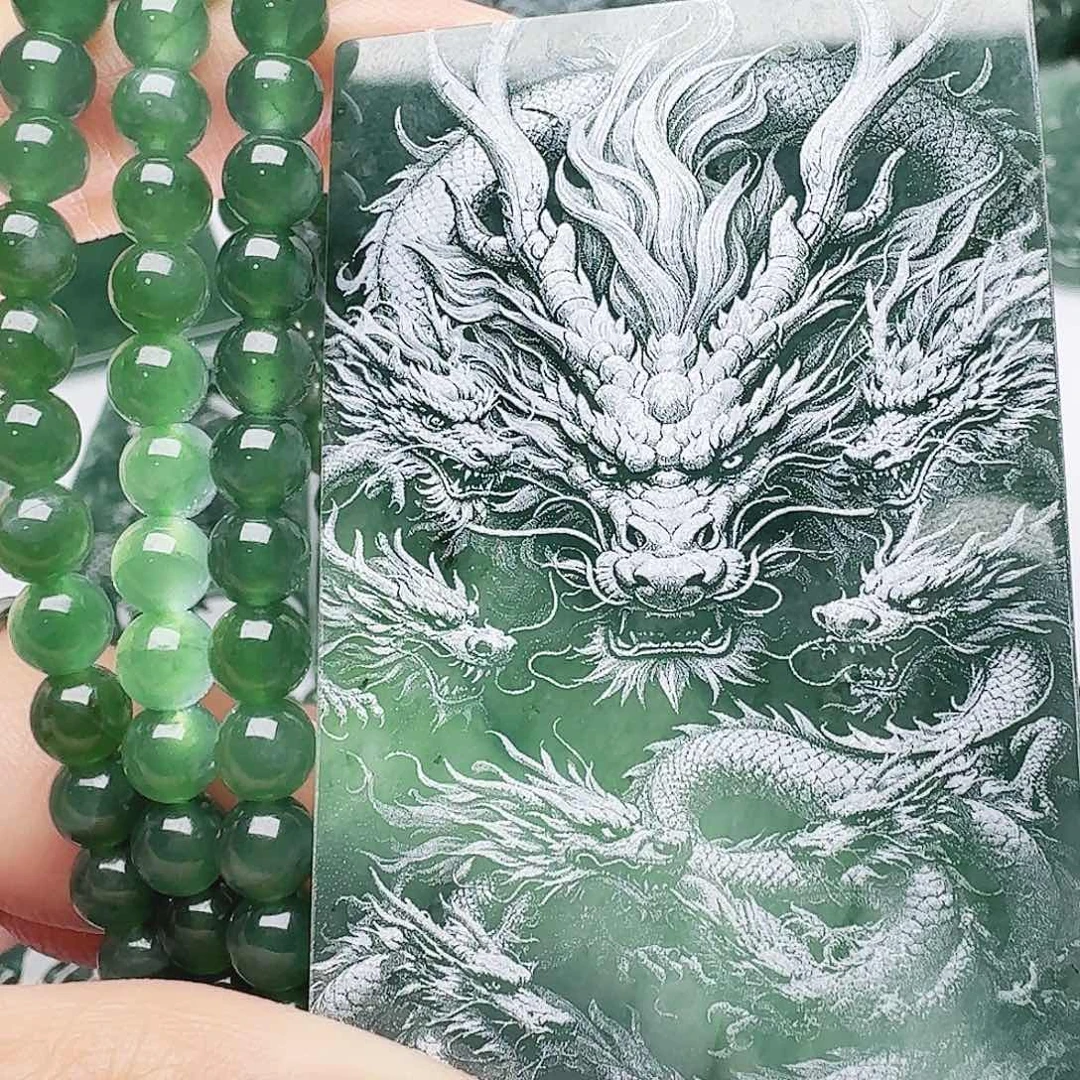 翡翠未镶嵌颈饰多样性发其一