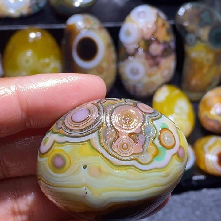 玛瑙/玉髓未镶嵌珠宝奇石