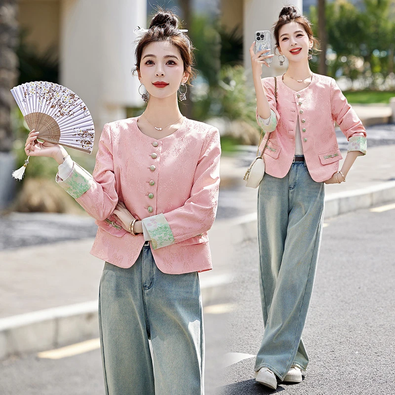 2025年春季复古盘扣短外套新款温柔短款衣服轻奢气场强大女装穿搭