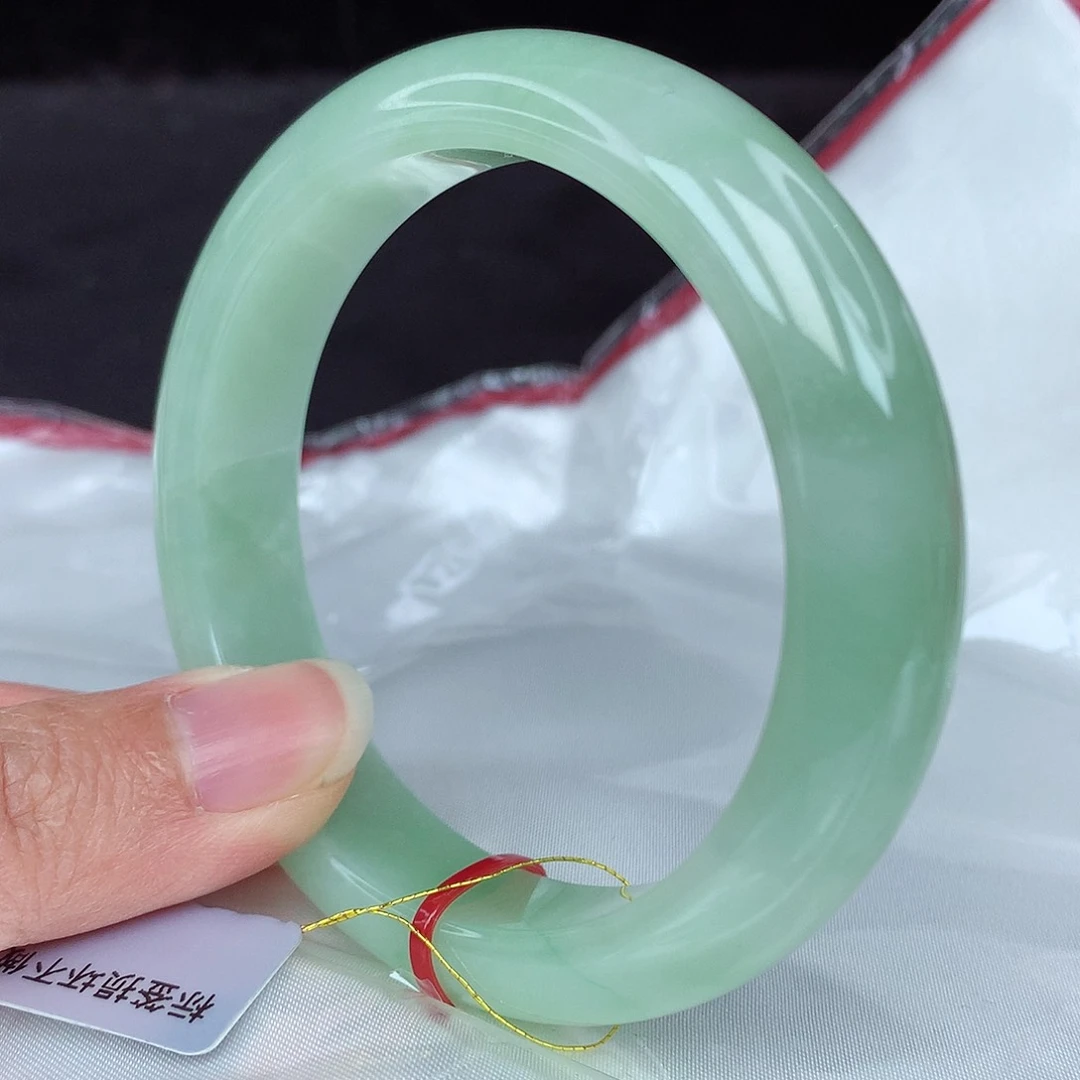 翡翠手镯未镶嵌57圈3877