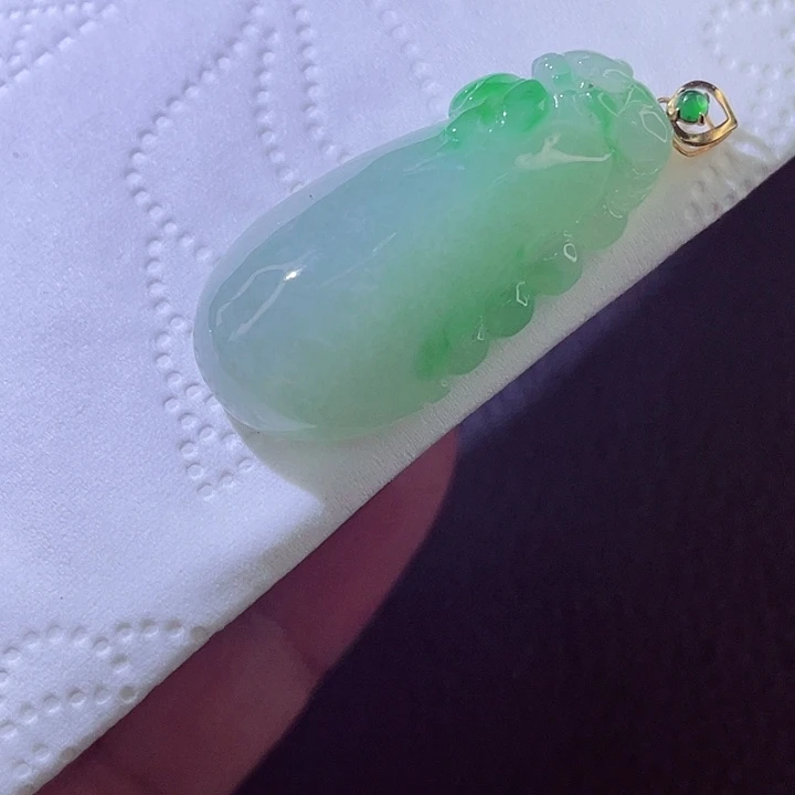 颈饰18K金镶嵌翡翠翡翠