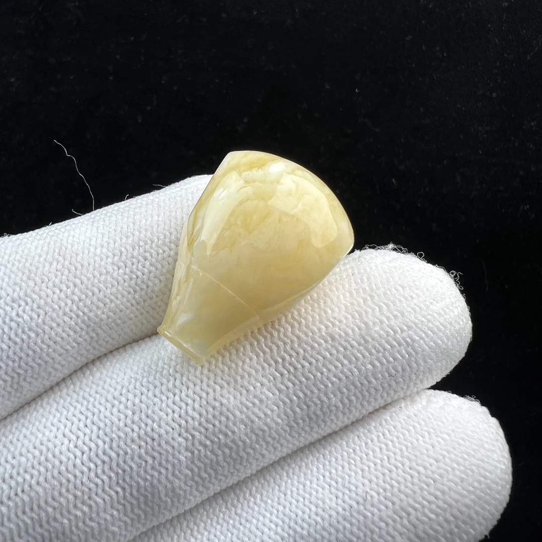 Z1679天然蜜蜡制品 妖花蜜蜡三通17.6x25mm3.7克抖音基地质检发货